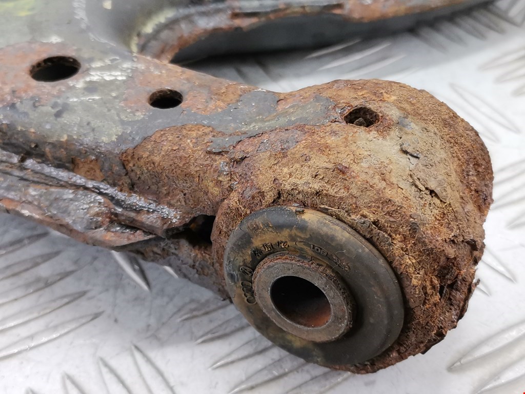 Рычаг передний левый VOLKSWAGEN Golf IV 1997-2003