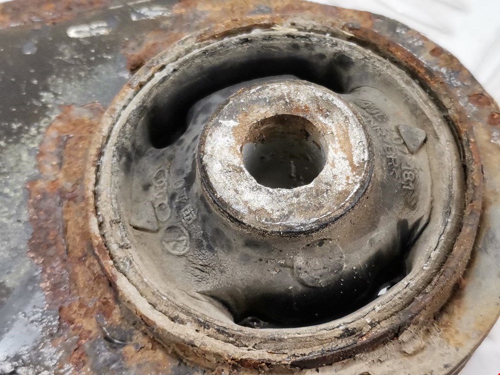 Рычаг передний левый VOLKSWAGEN Golf IV 1997-2003