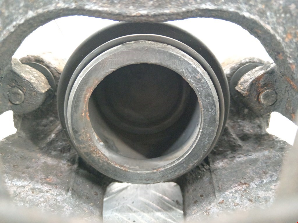 Суппорт передний правый FORD C-MAX 2003-2010