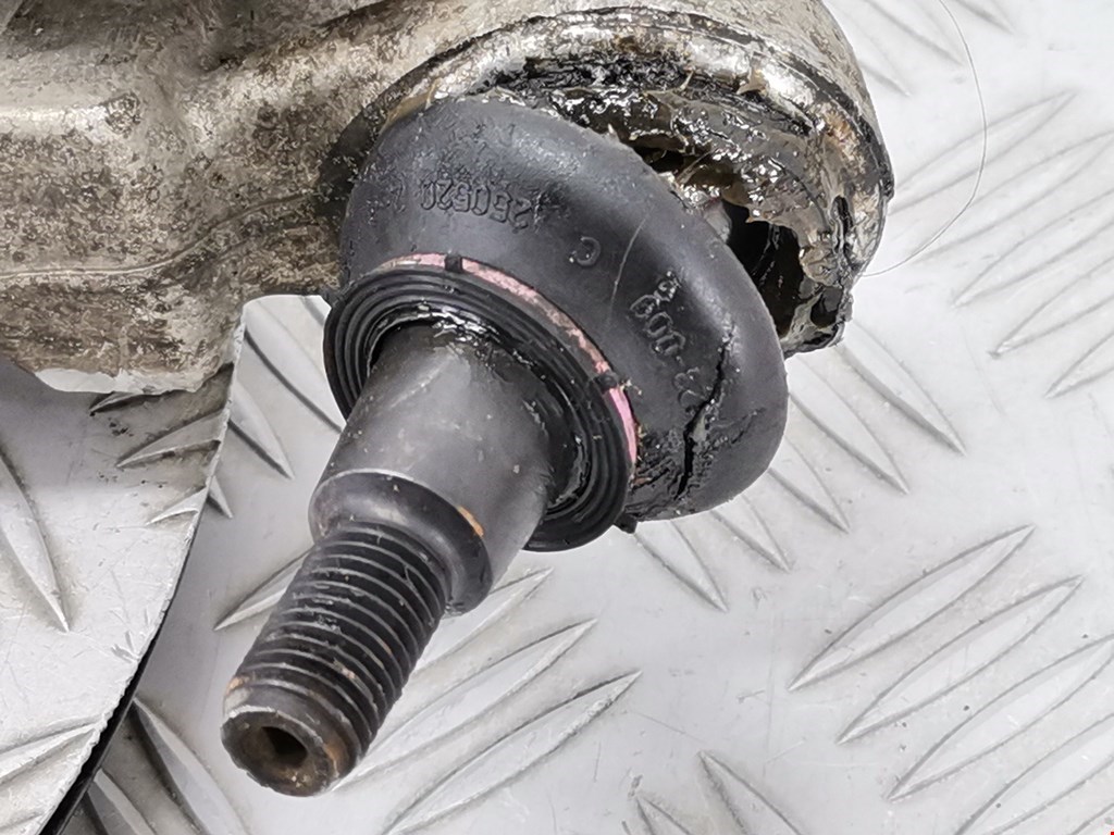 Рычаг передний правый VOLKSWAGEN Passat B5 1997-2005