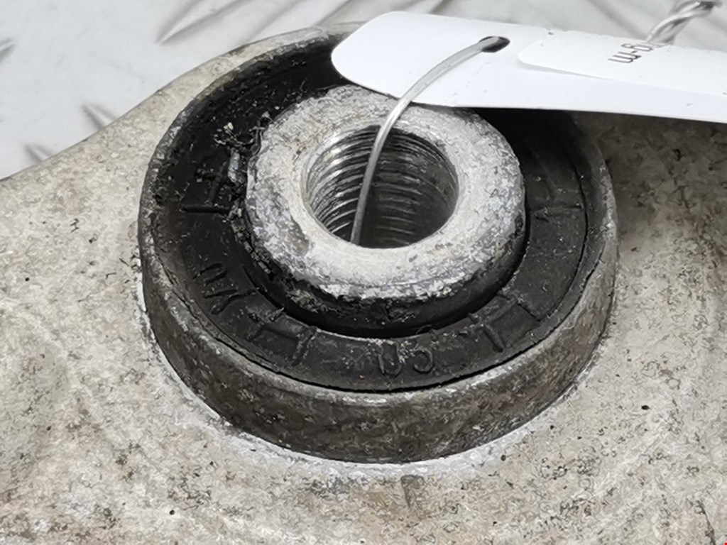 Рычаг передний правый VOLKSWAGEN Passat B5 1997-2005