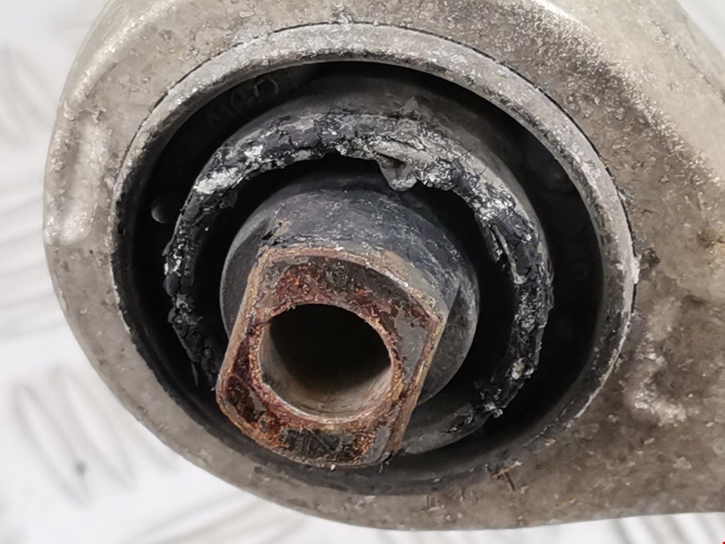 Рычаг передний правый VOLKSWAGEN Passat B5 1997-2005