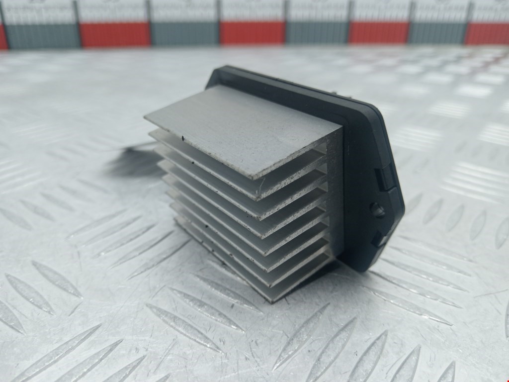 Резистор отопителя (сопротивление печки) HONDA CR-V II 2002-2007