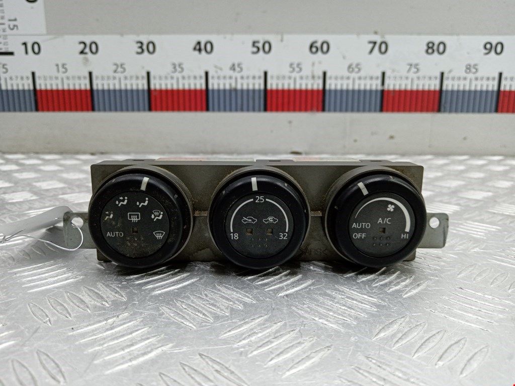 Блок управления климат-контроля Nissan X-Trail T30 (2000-2007)