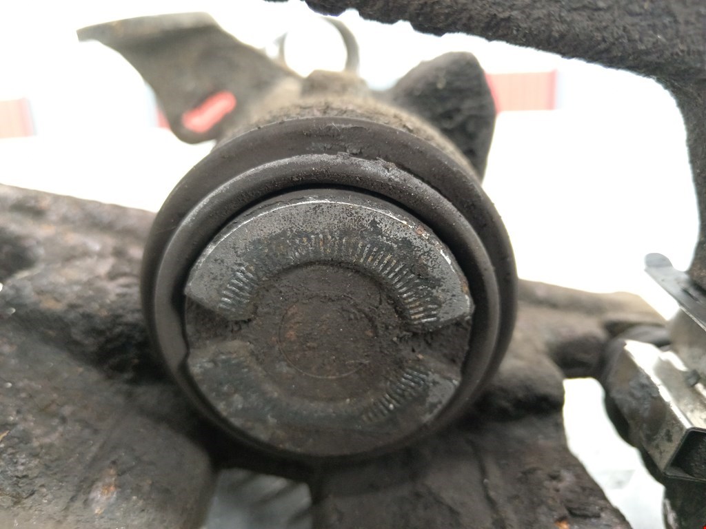 Суппорт задний левый VOLKSWAGEN Transporter T5 2003-2015