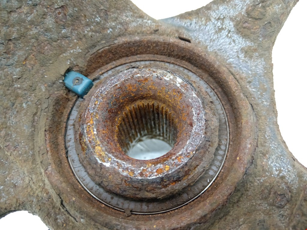 Ступица передняя правая FORD Focus II 2005-2011