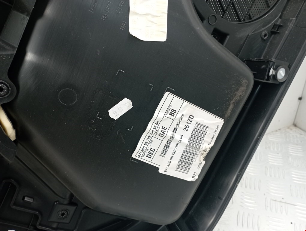 Обшивка двери задняя правая CITROEN C4 II 2010-н.в.