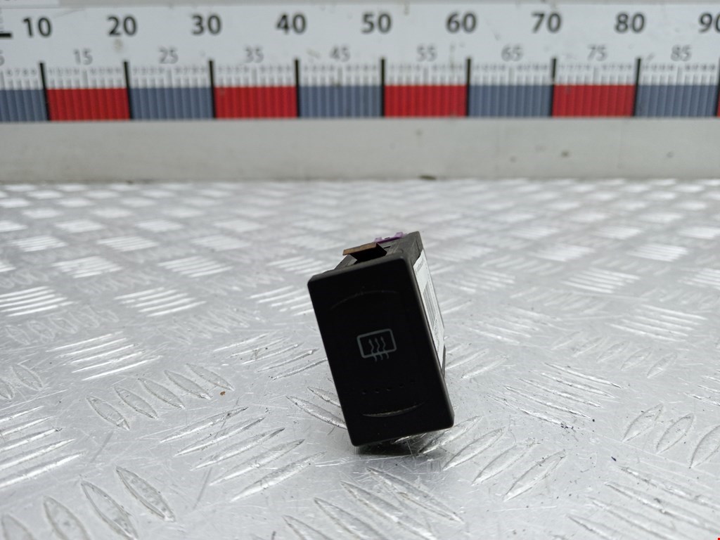 Кнопка подогрева (обогрева) заднего стекла Volkswagen Passat 5 (1996-2000)