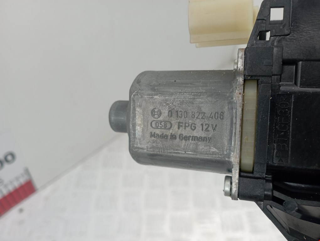 Стеклоподъемник передний левый FORD Fiesta 2008-2012