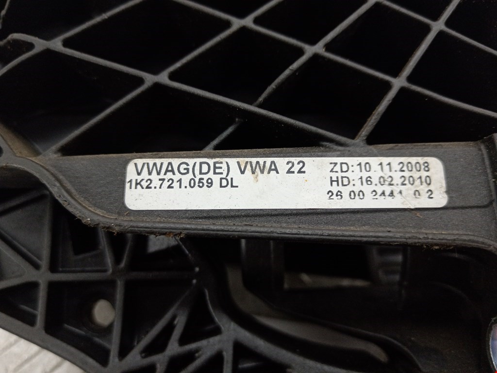 Педаль сцепления VOLKSWAGEN Scirocco III 2008-2017