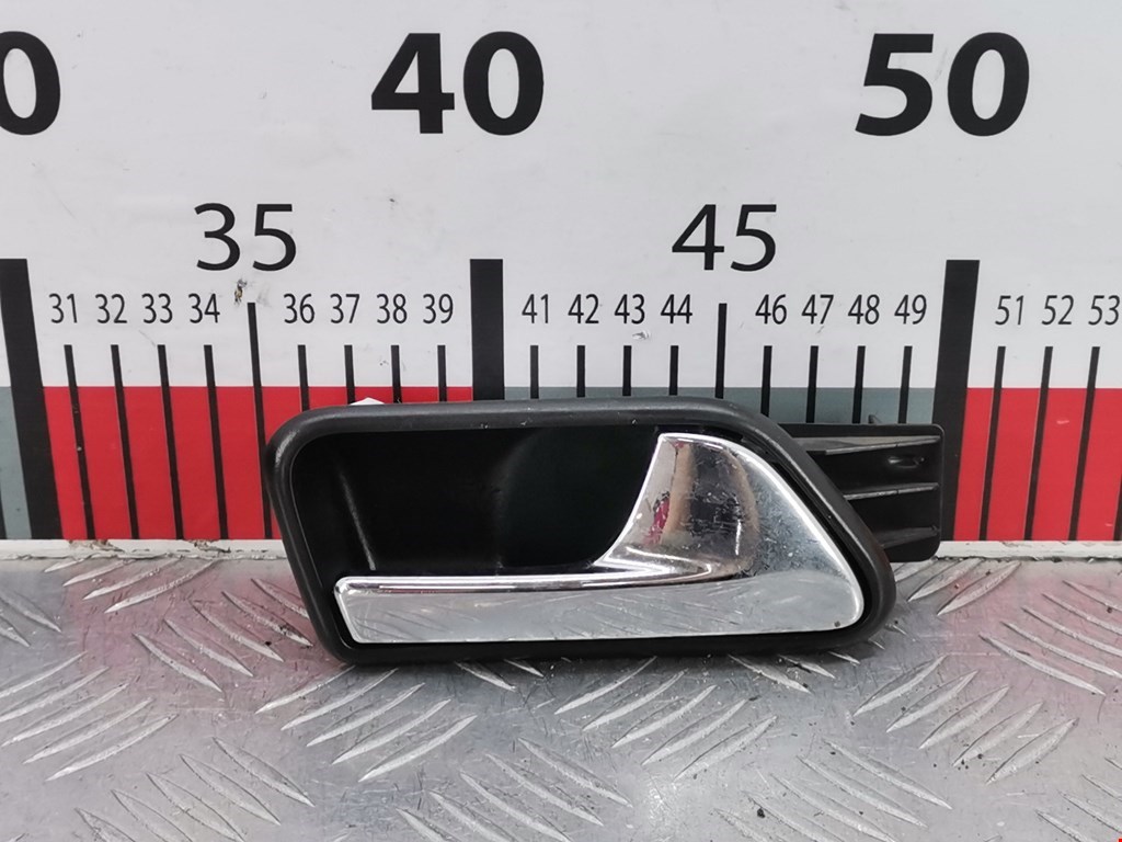 Ручка дверная задняя внутренняя правая VOLKSWAGEN Touran 2003-2010