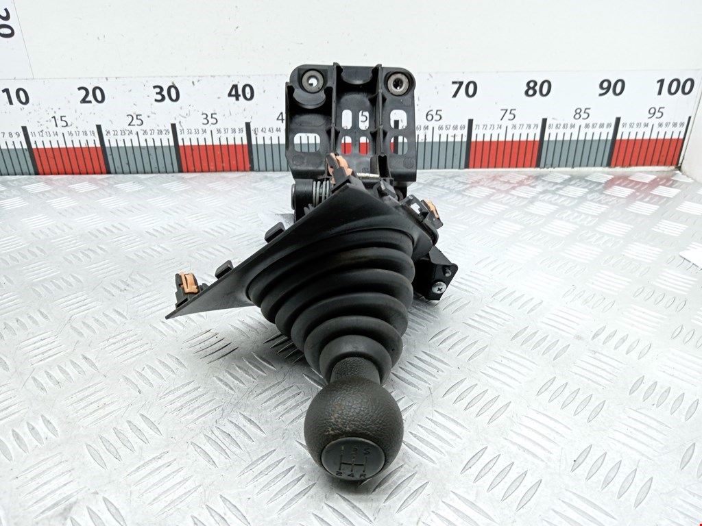 Кулиса (селектор) АКПП/МКПП в салоне SUZUKI Splash 2008-2015