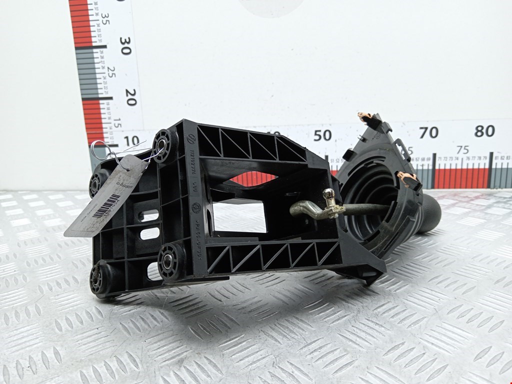 Кулиса (селектор) АКПП/МКПП в салоне SUZUKI Splash 2008-2015