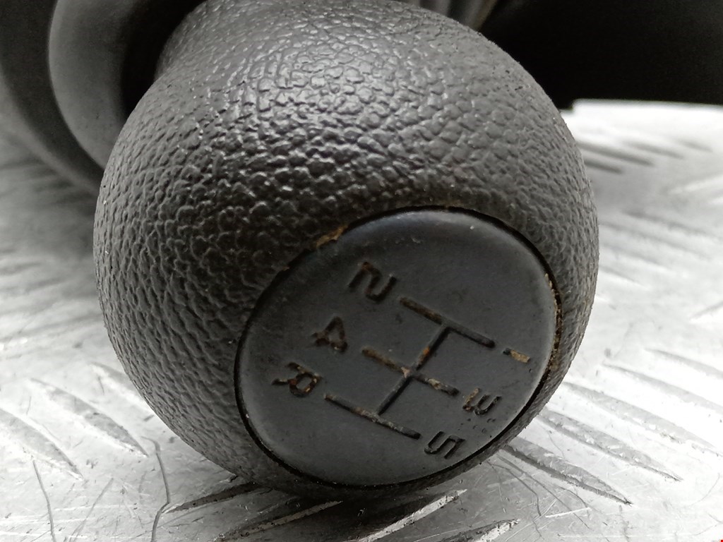 Кулиса (селектор) АКПП/МКПП в салоне SUZUKI Splash 2008-2015