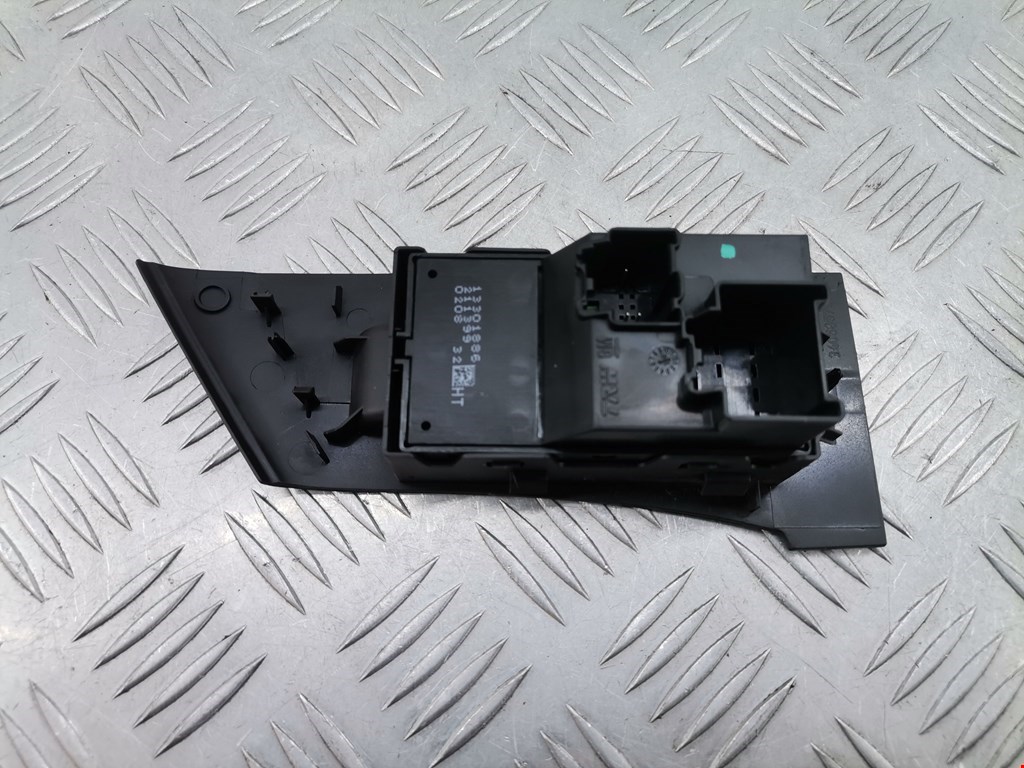 Кнопка стеклоподъемника OPEL Astra J 2009-2017