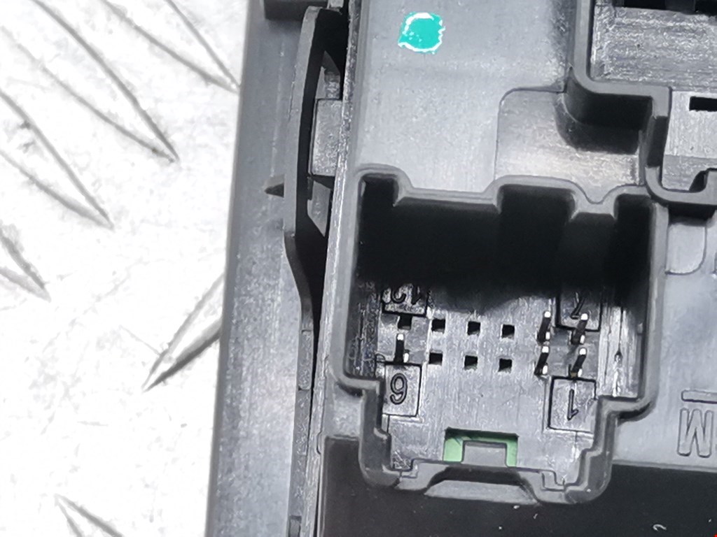 Кнопка стеклоподъемника OPEL Astra J 2009-2017