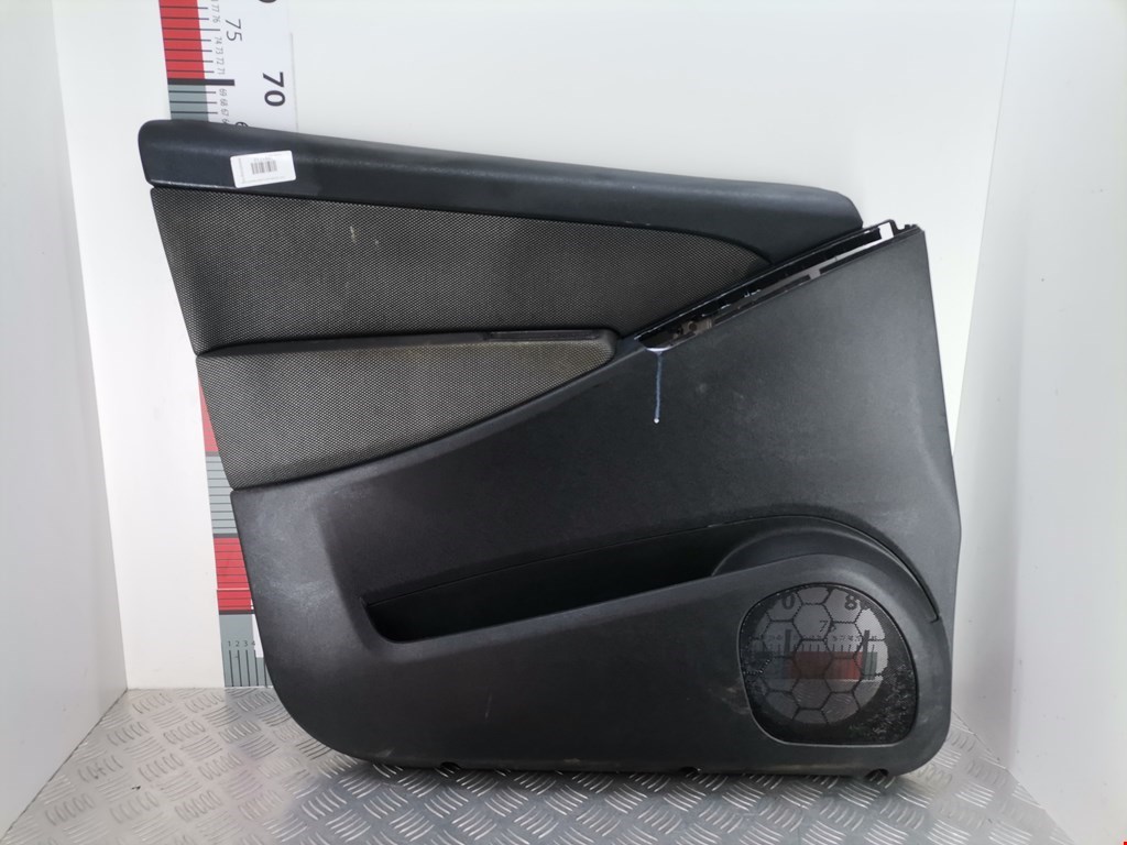 Обшивка двери передняя левая FIAT Idea 2003-2016