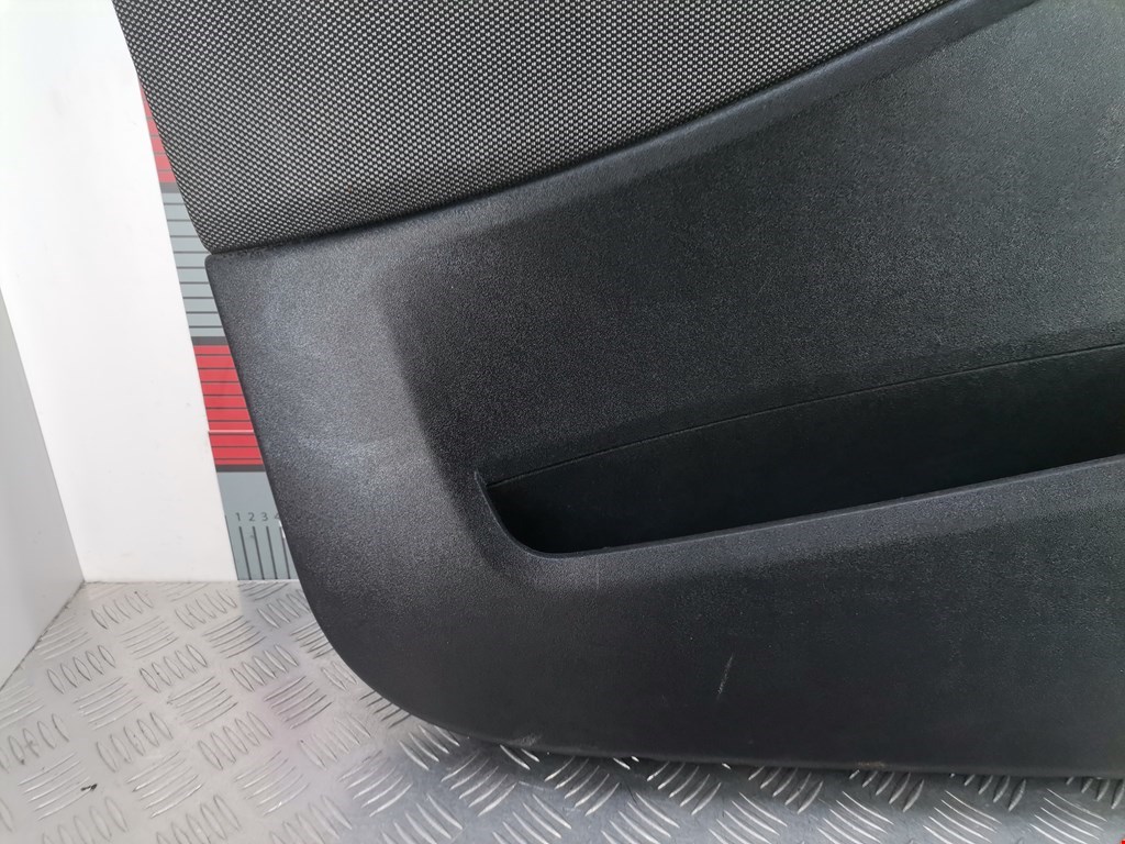 Обшивка двери передняя левая FIAT Idea 2003-2016