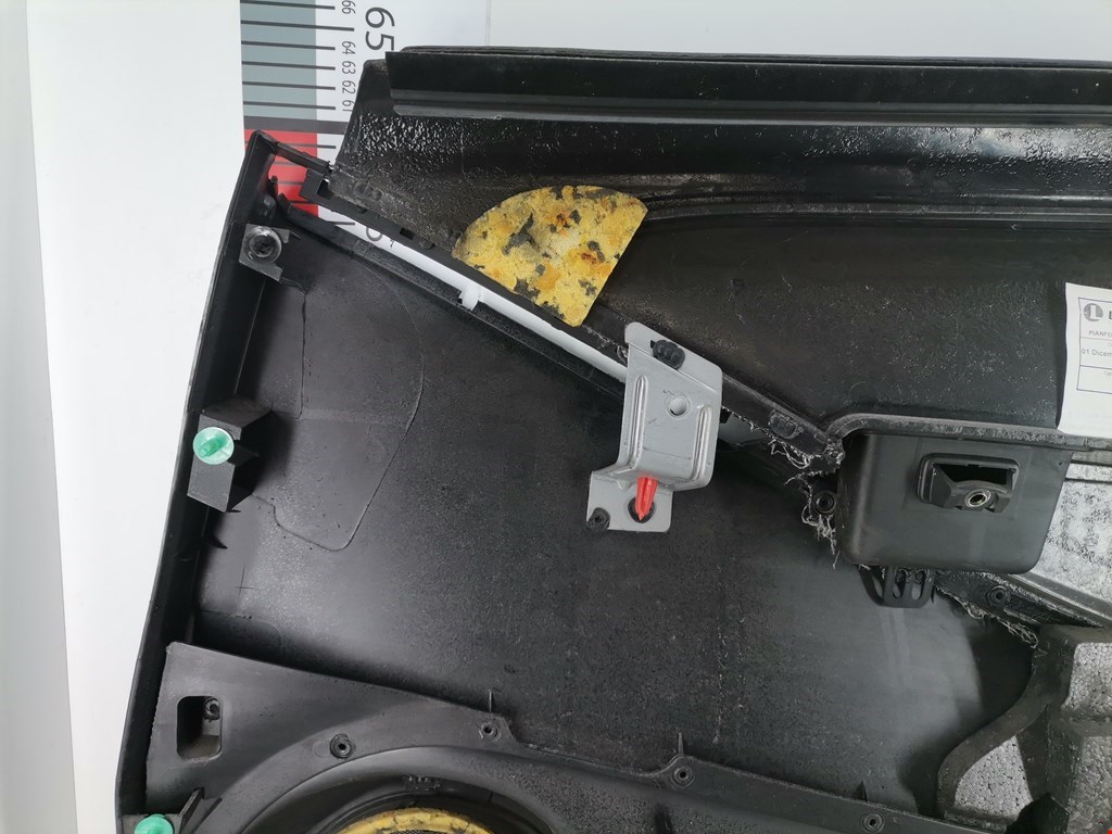 Обшивка двери передняя левая FIAT Idea 2003-2016