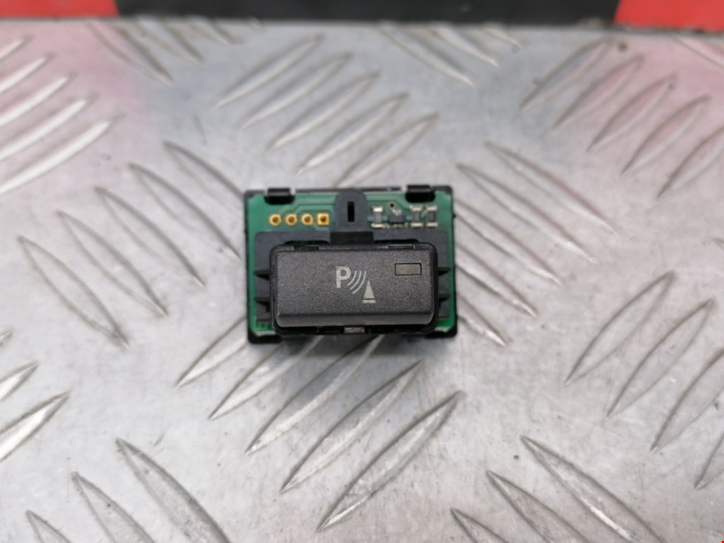 Кнопка парктроника BMW 7-Series (E65/E66) (2001-2008)