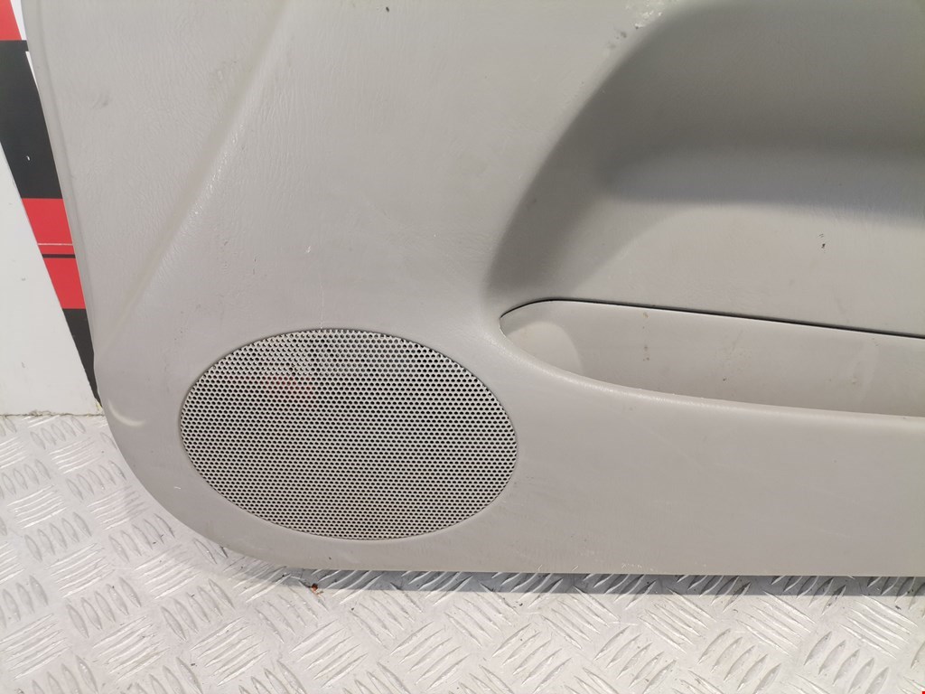 Обшивка двери передняя правая MAZDA Premacy CP 1999-2004