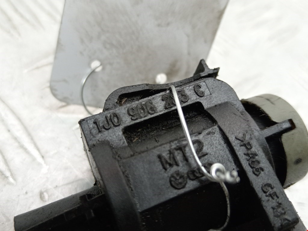 Клапан электромагнитный VOLKSWAGEN Golf IV 1997-2003