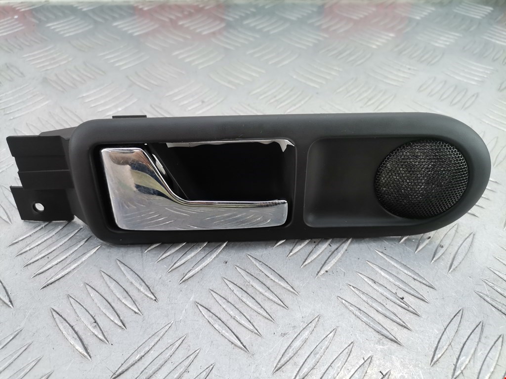 Ручка дверная задняя внутренняя левая VOLKSWAGEN Passat B5 1997-2005