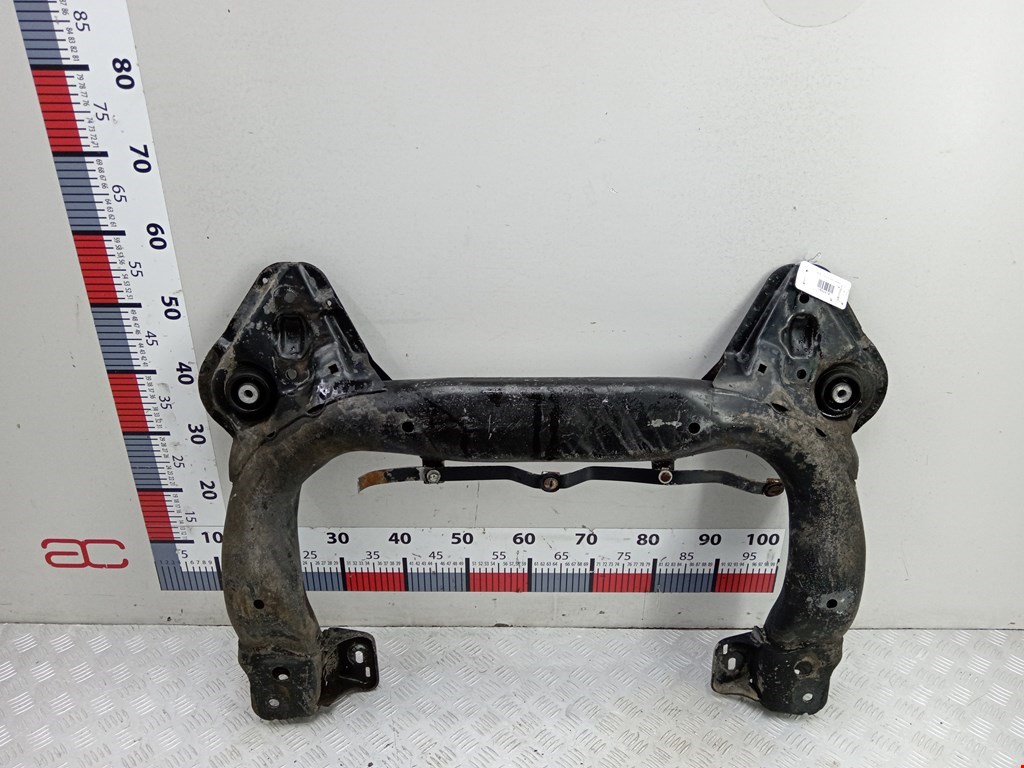 Балка передняя подрамник Audi A6 C4 (1994-1997)