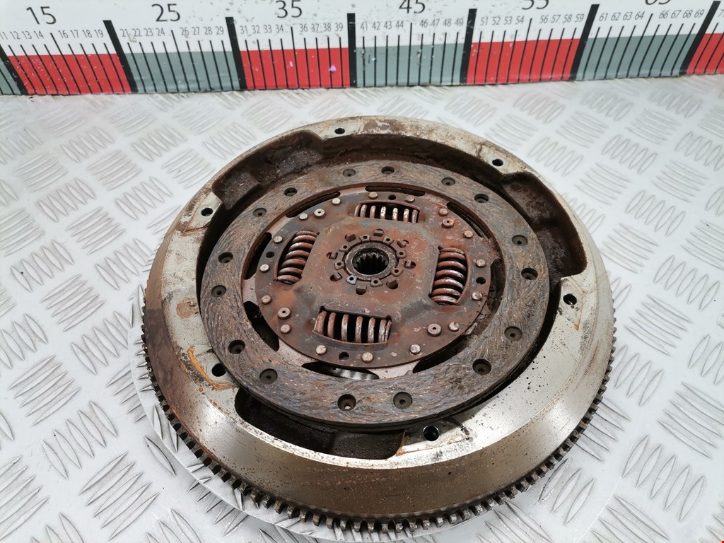 Маховик (демпфер сцепления) OPEL Corsa C 2000-2006