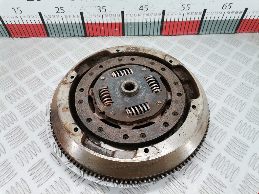 Маховик (демпфер сцепления) OPEL Corsa C 2000-2006