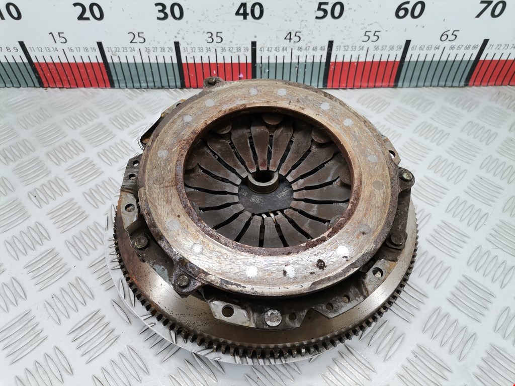 Маховик (демпфер сцепления) OPEL Corsa C 2000-2006