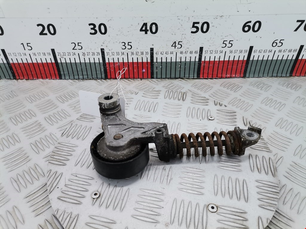 Натяжитель ремня генератора (приводного поликлинового ремня Opel Corsa C (2000-2006)