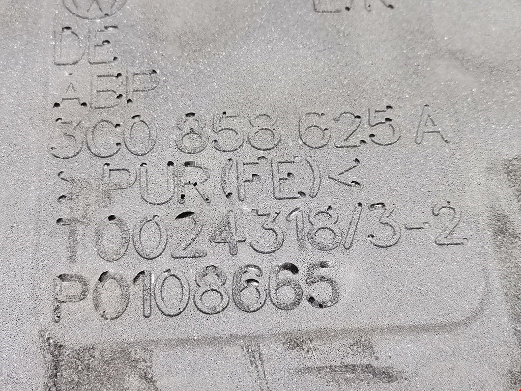 Кожух рулевой колонки VOLKSWAGEN Passat B7 2011-2015