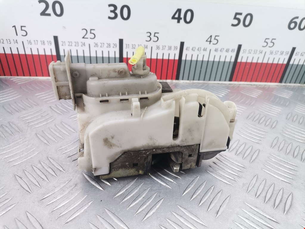 Замок двери передней правой VOLKSWAGEN Golf III 1991-1997