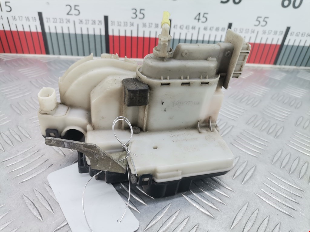 Замок двери передней правой VOLKSWAGEN Golf III 1991-1997