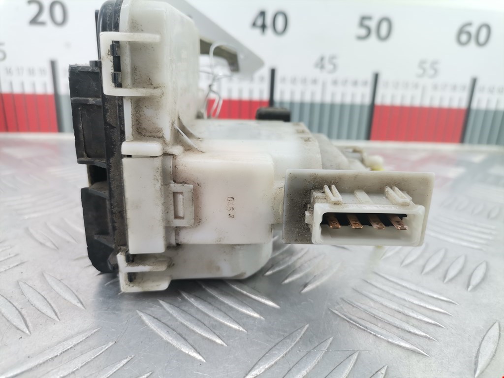 Замок двери передней правой VOLKSWAGEN Golf III 1991-1997