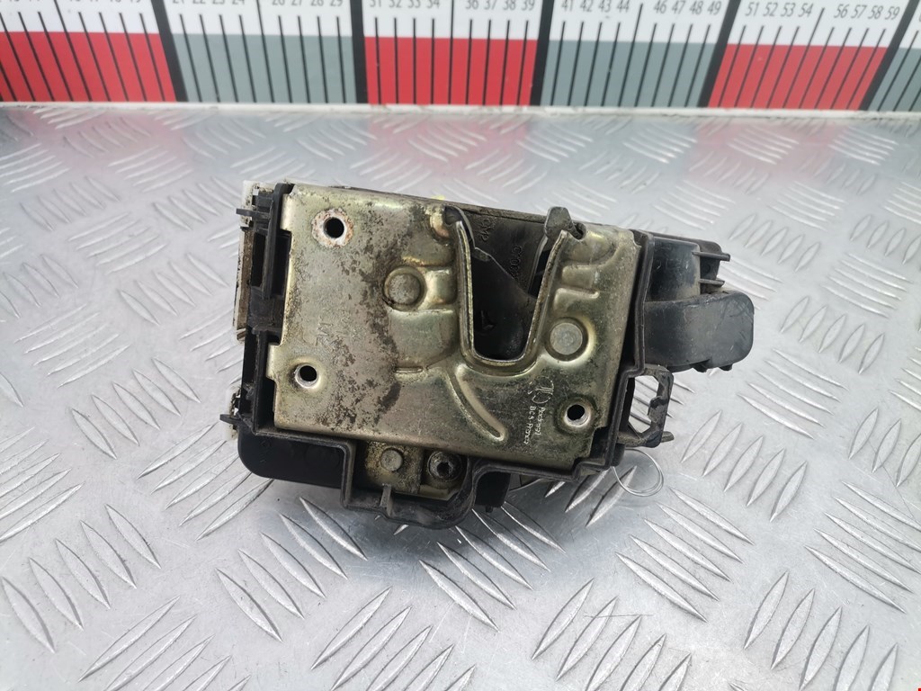 Замок двери передней правой VOLKSWAGEN Golf III 1991-1997