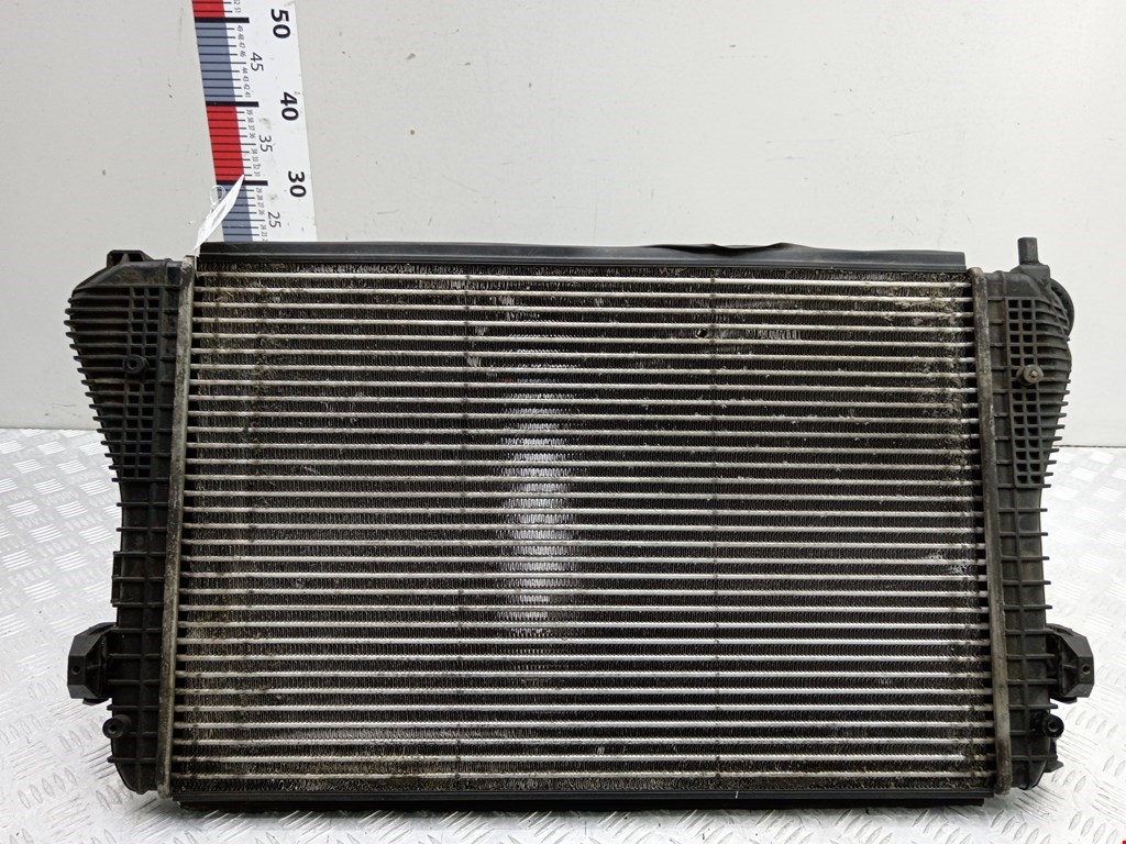 Интеркулер (радиатор интеркулера) VOLKSWAGEN Touran 2003-2010