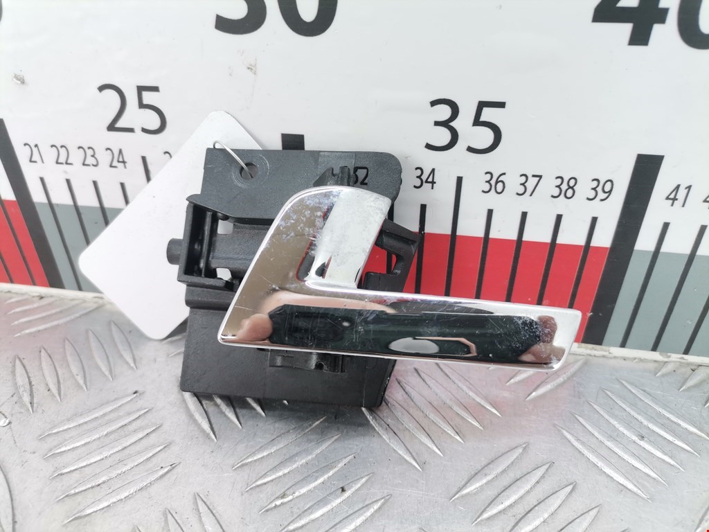 Ручка дверная задняя внутренняя левая VOLKSWAGEN Phaeton 2002-2016