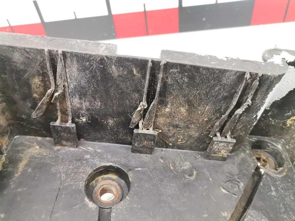 Крепление АКБ (корпус/подставка) IVECO Daily IV 2006-2011