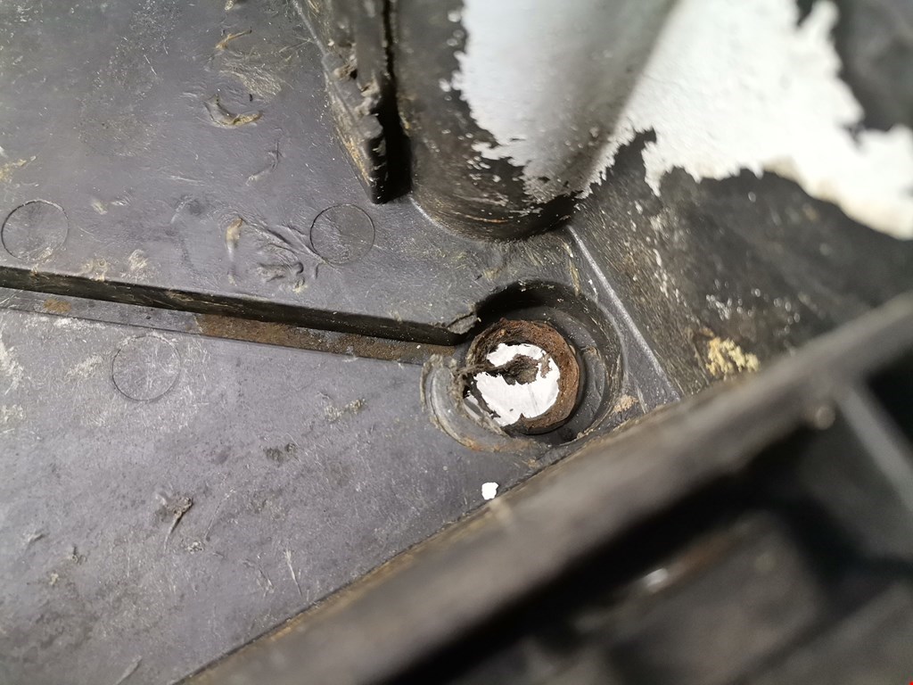 Крепление АКБ (корпус/подставка) IVECO Daily IV 2006-2011