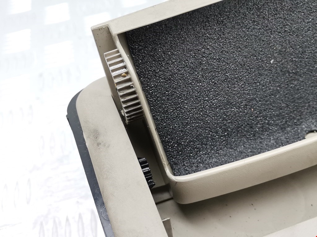 Плафон салонный (салона фонарь) JEEP Grand Cherokee WK 2004-2010