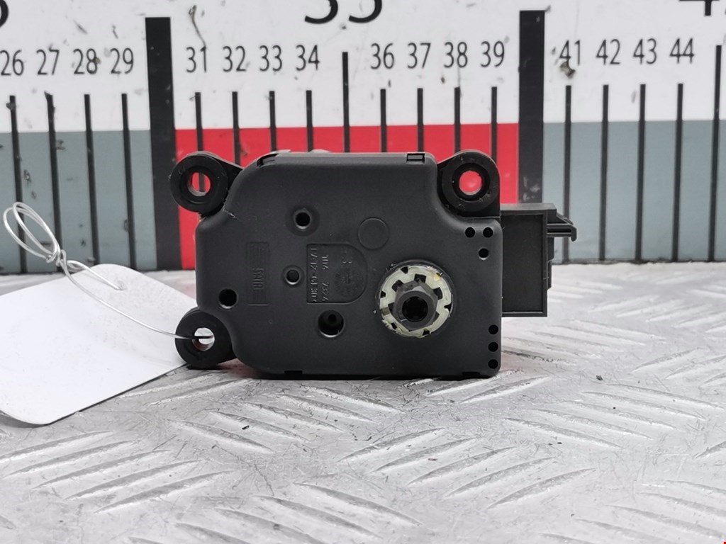 Моторчик заслонки печки MERCEDES-BENZ C-Class C-klasse W203 2000-2007