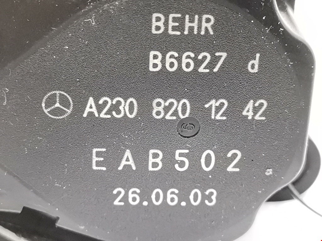 Моторчик заслонки печки MERCEDES-BENZ C-Class C-klasse W203 2000-2007