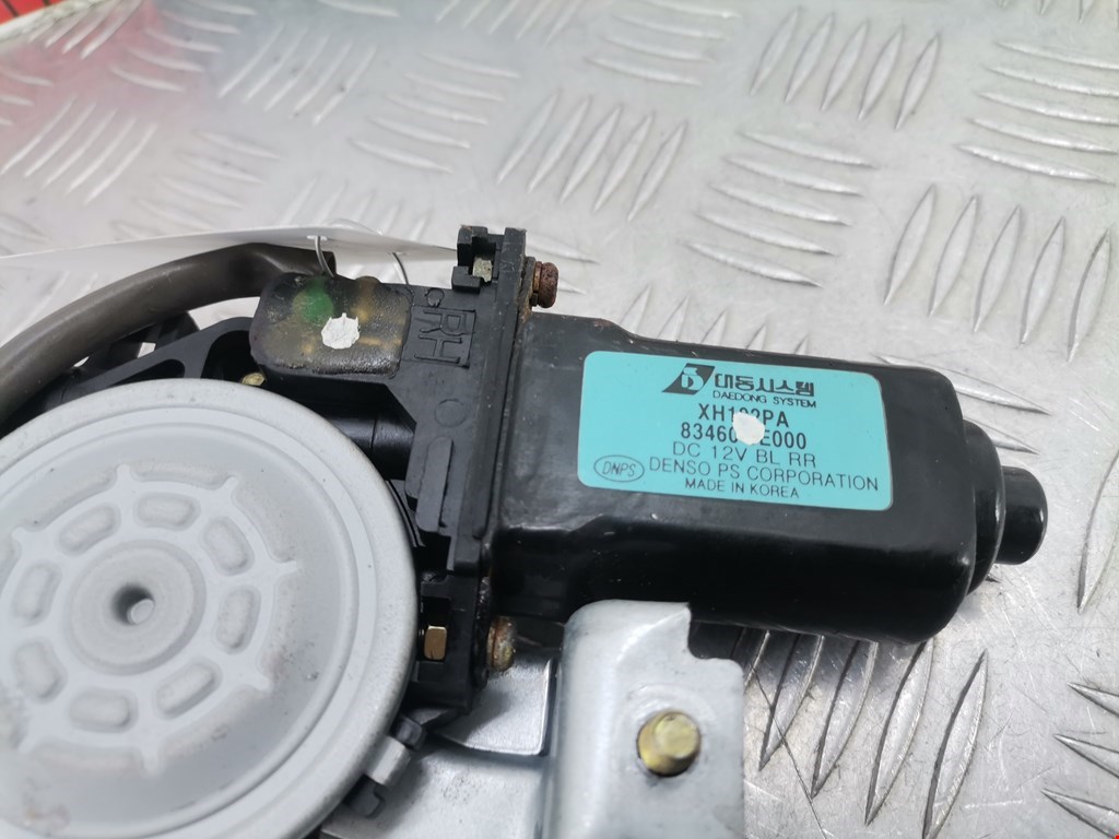 Стеклоподъемник задний правый KIA Sorento 2002-2009