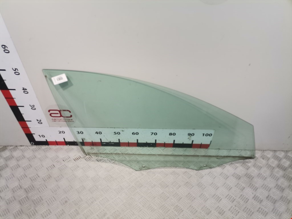 Стекло двери переднее правое VOLVO V60 2010-2018