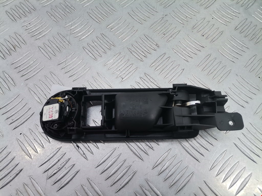 Ручка дверная задняя внутренняя левая VOLKSWAGEN Passat B5 1997-2005