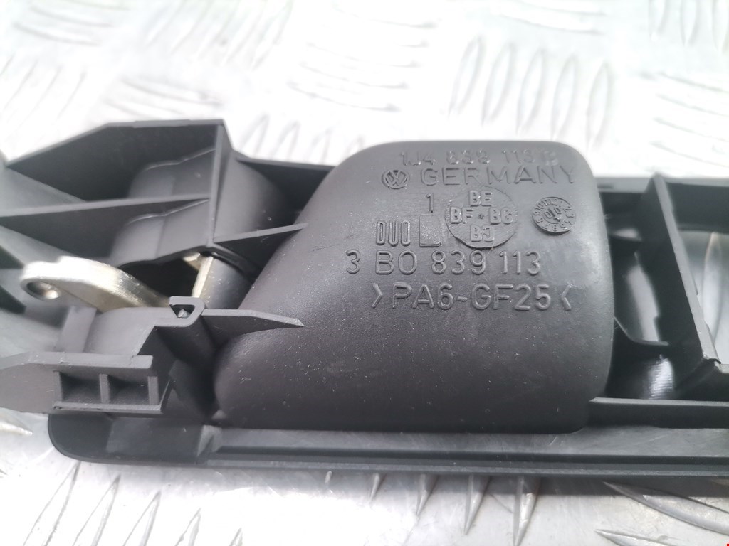 Ручка дверная задняя внутренняя левая VOLKSWAGEN Passat B5 1997-2005