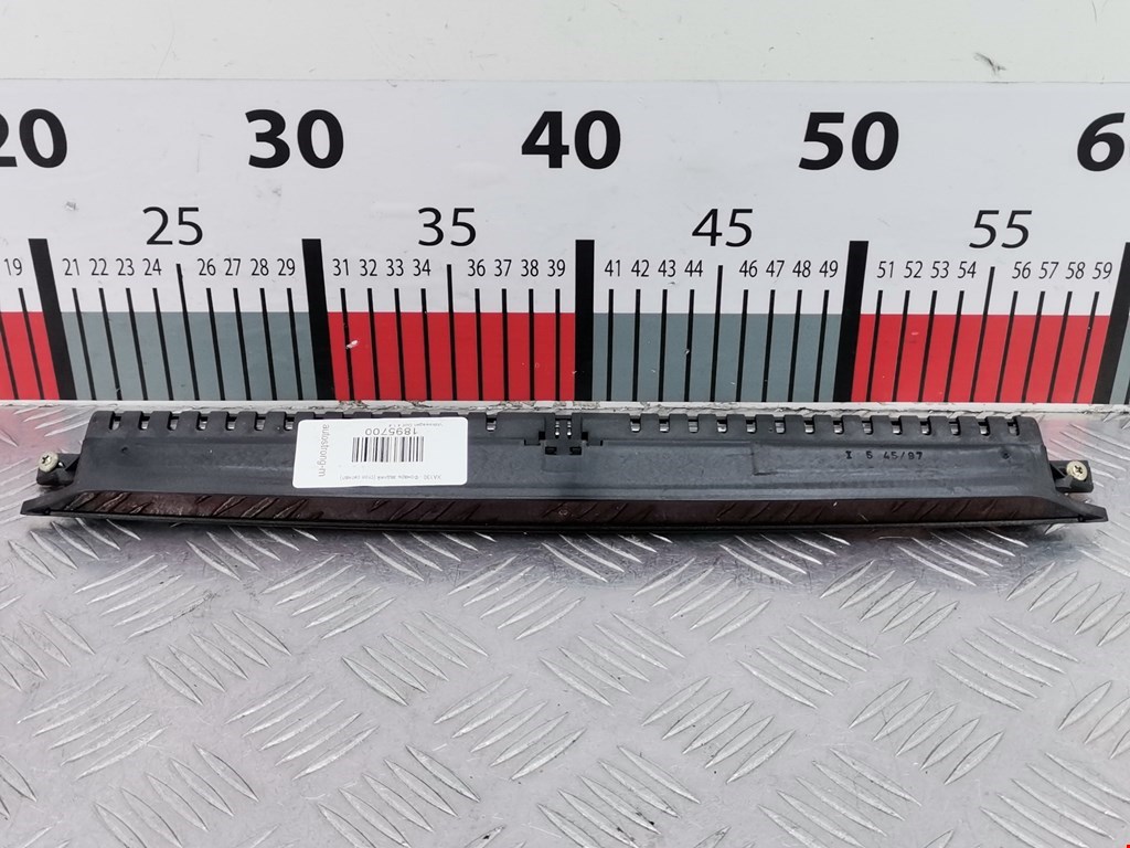 Фонарь дополнительный тормозной (стоп-сигнал) Volkswagen Golf 4 (1997-2004)