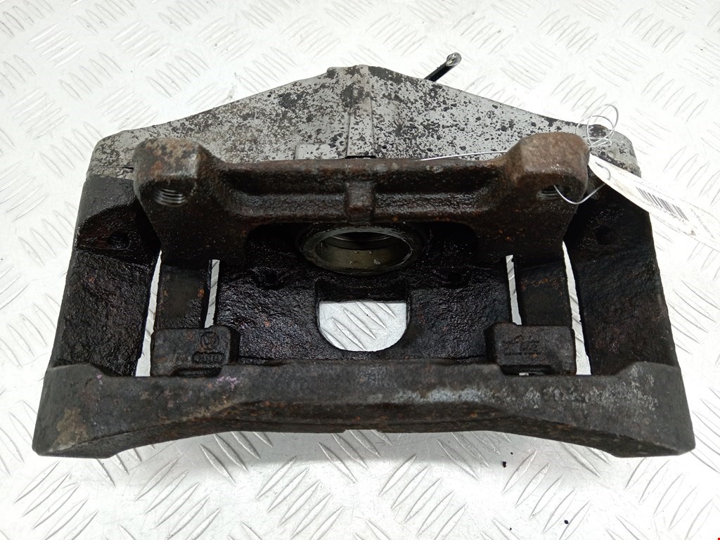 Суппорт передний правый AUDI A6 C6 2004-2010